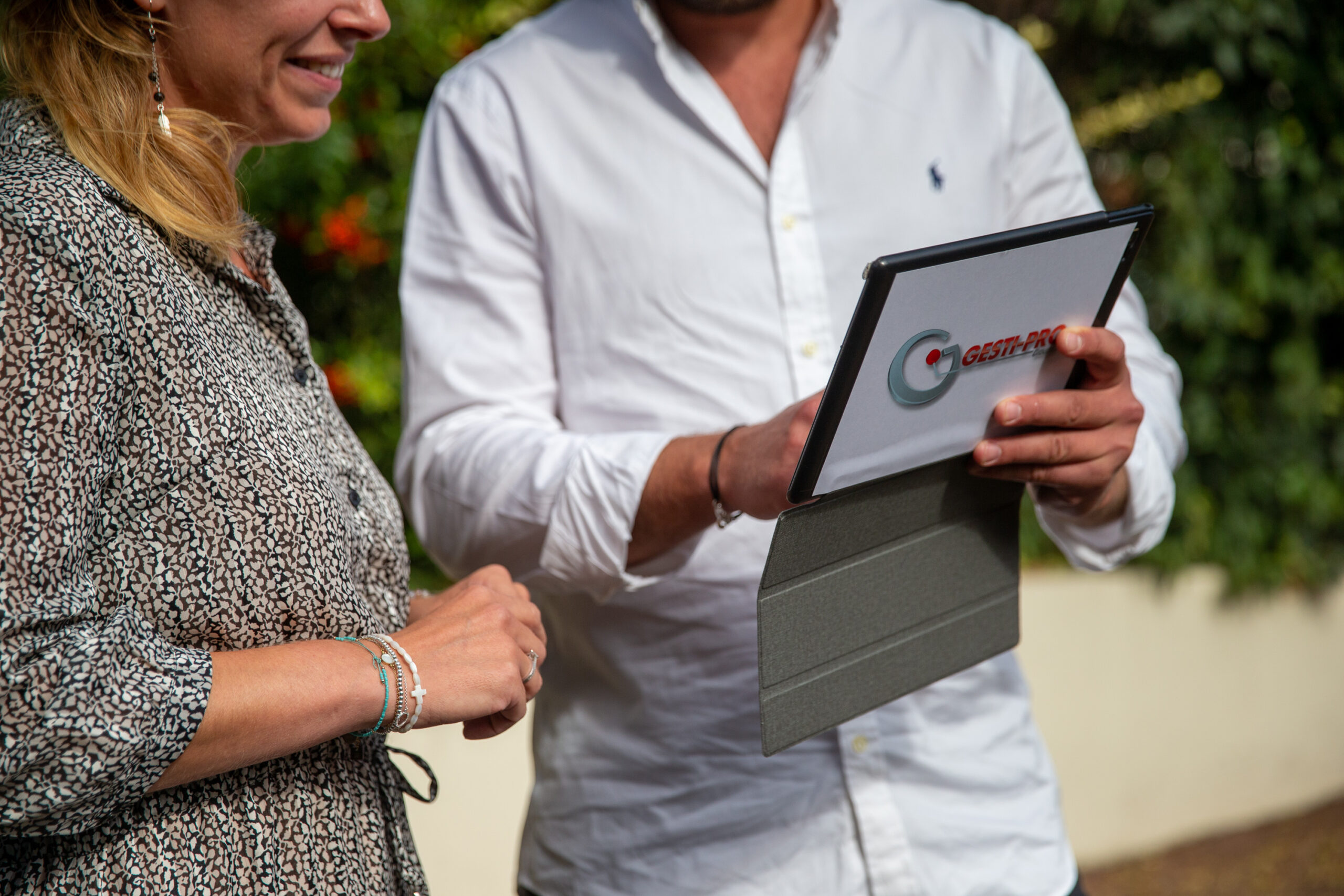 Chargé de clientèle au travail